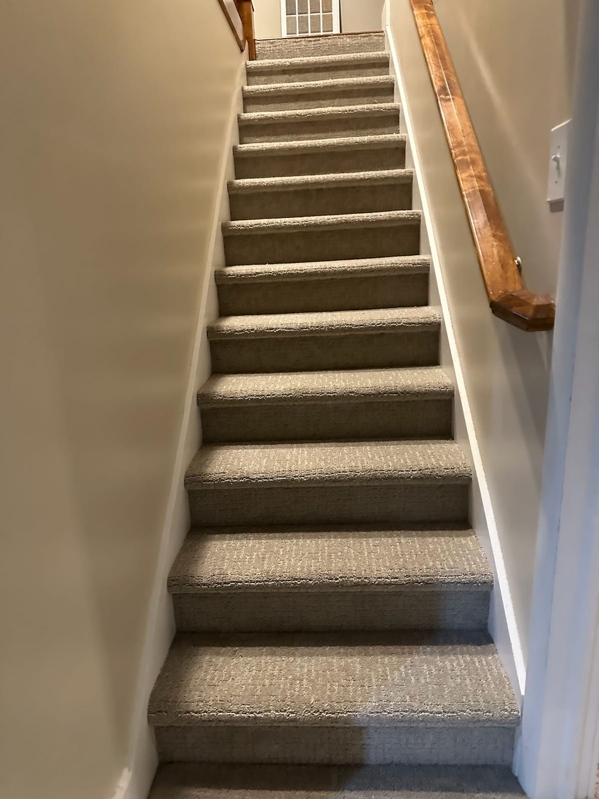 Wrapped treads, snug seams