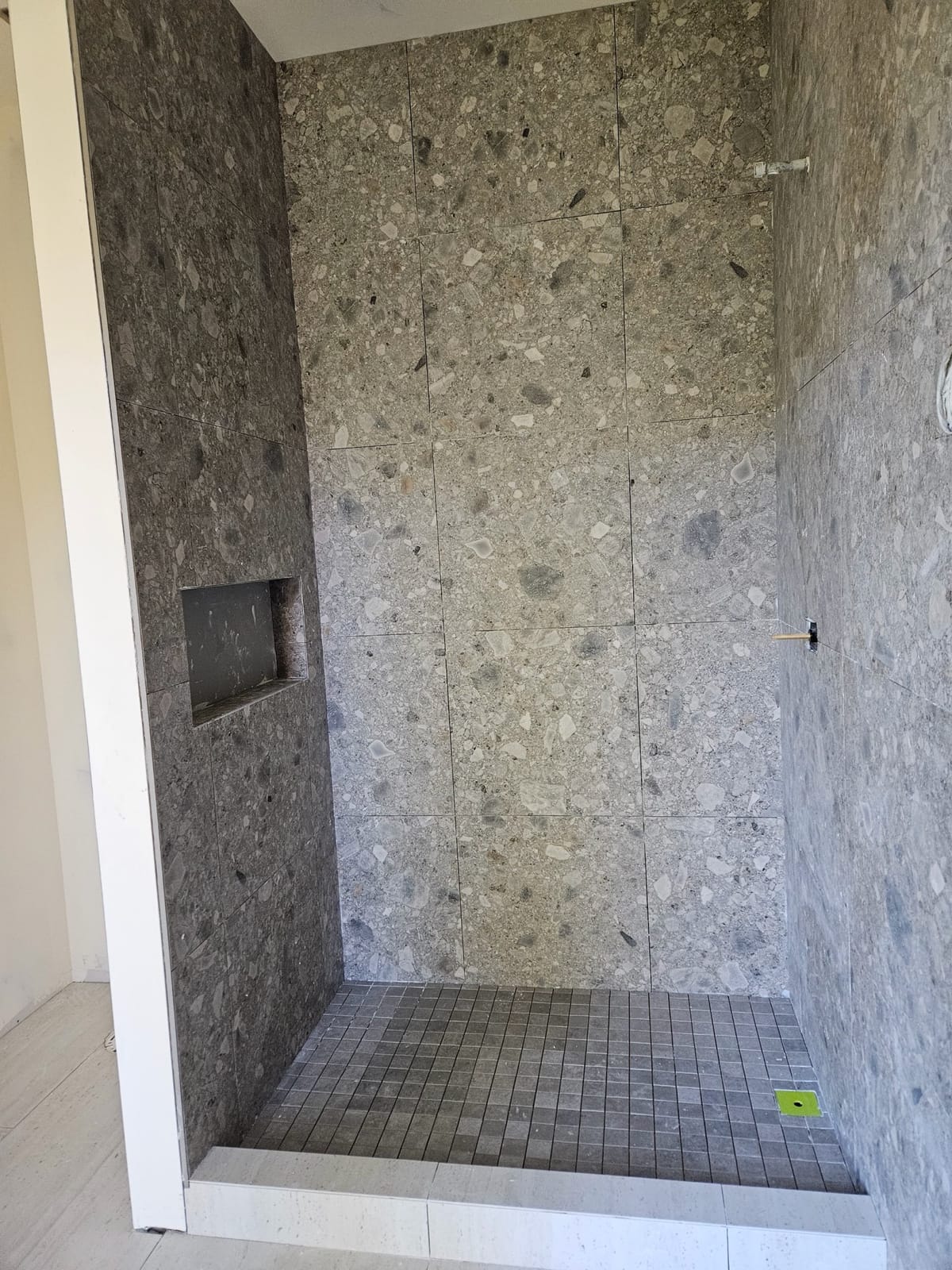 Shower niche, mosaic pan